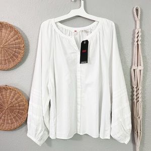 NWT Levi’s white puff sleeved blouse